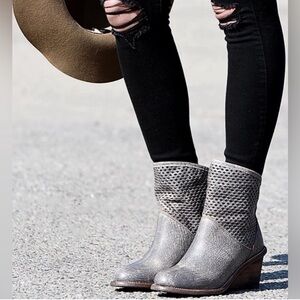 Bed Stu Duchess boot in gray